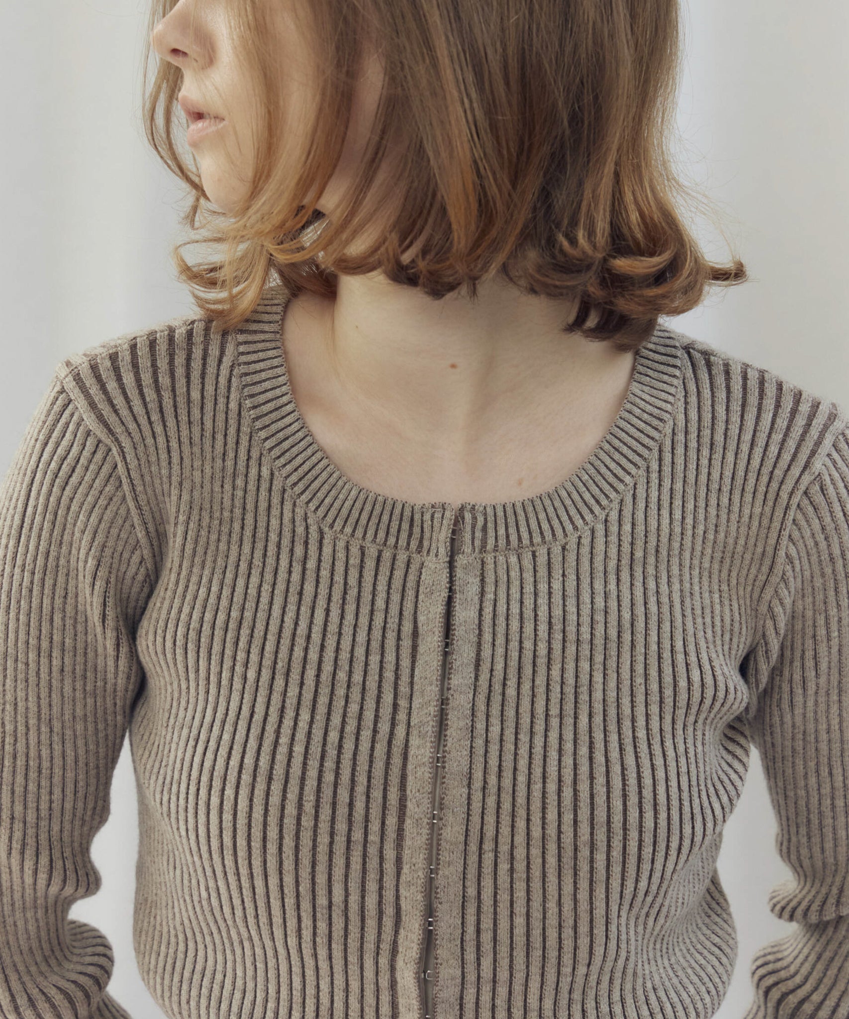 CREW NECK CARDIGAN