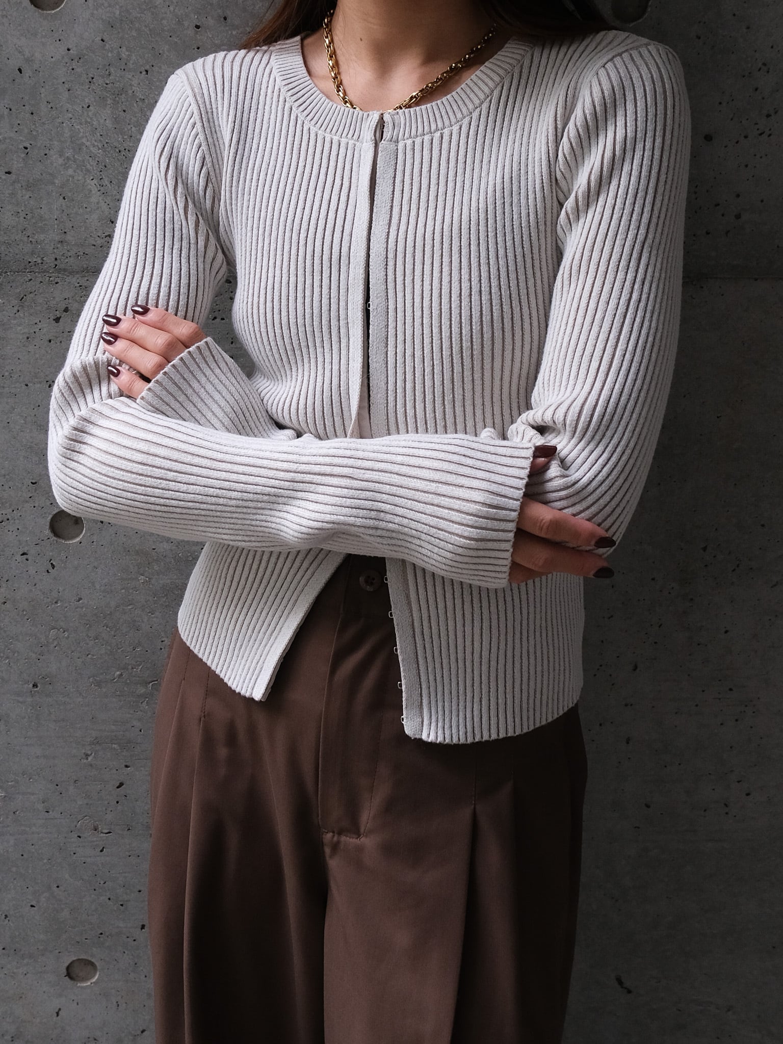 CREW NECK CARDIGAN