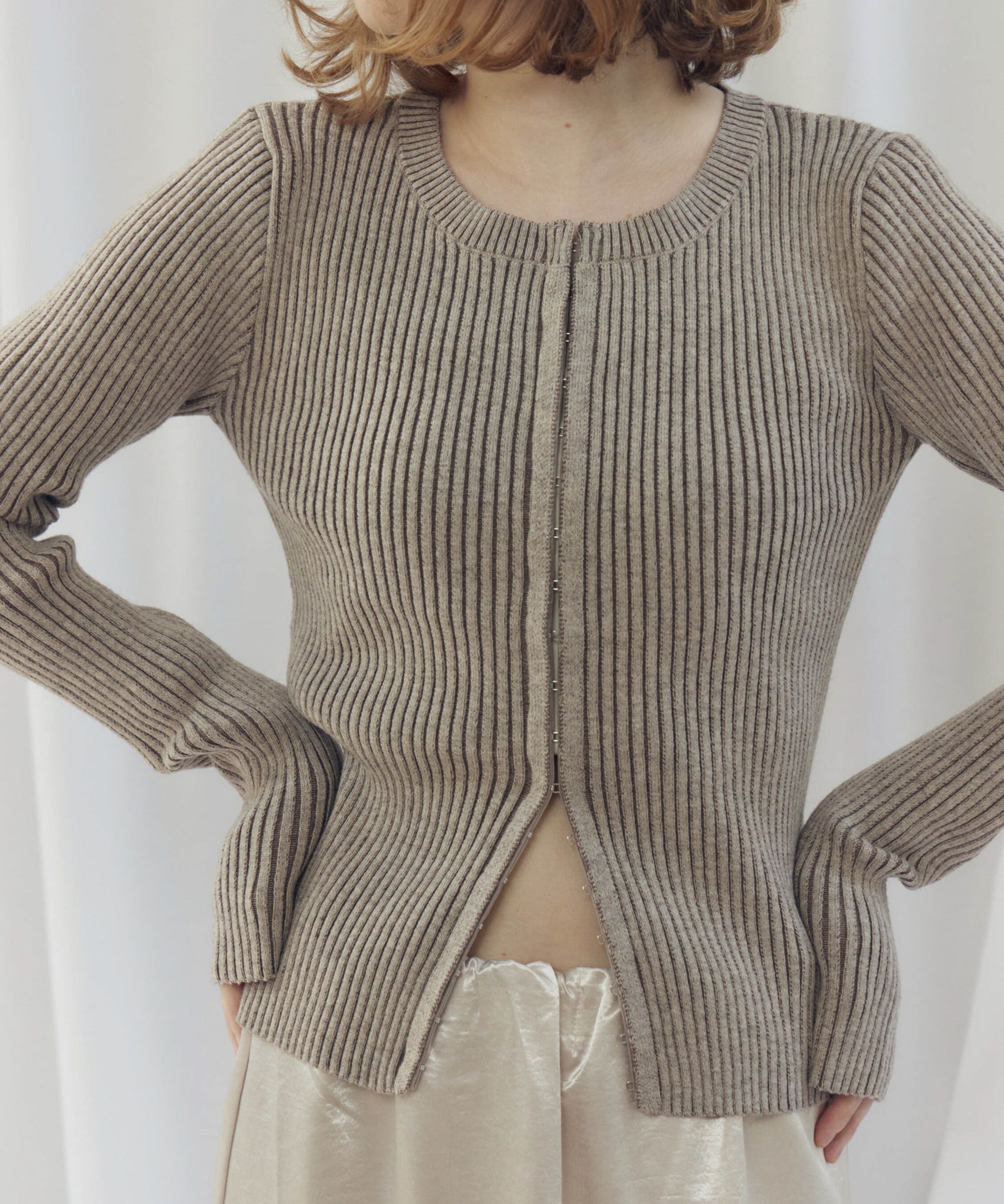 CREW NECK CARDIGAN