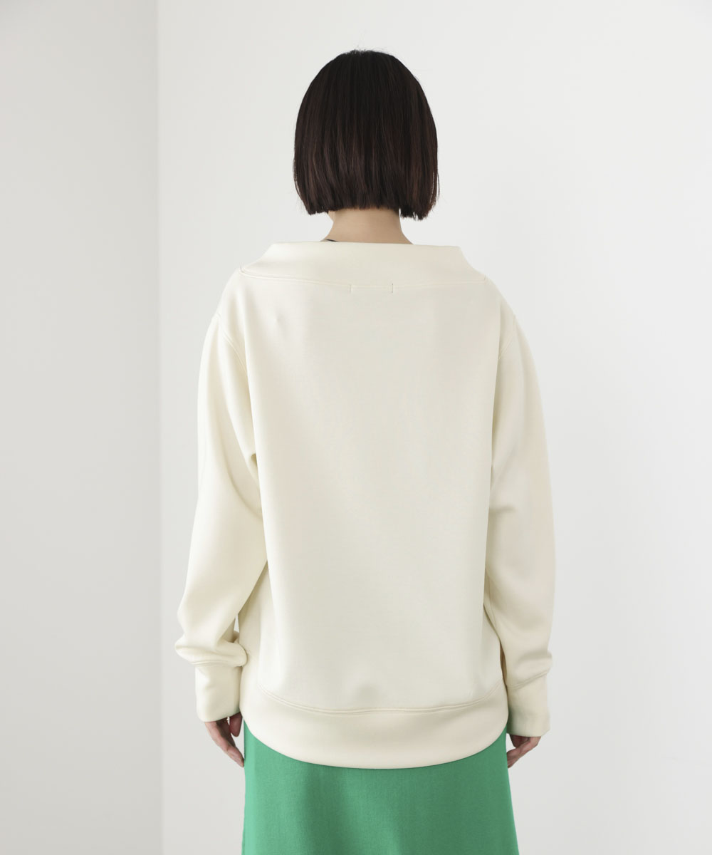 ダンボール抜き衿プルオーバー