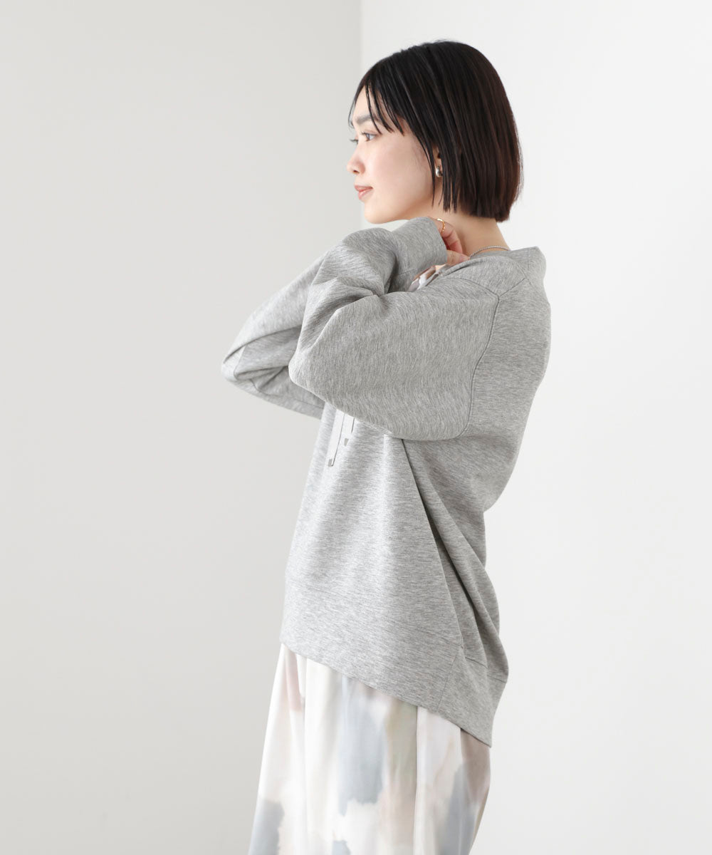 ダンボール抜き衿プルオーバー