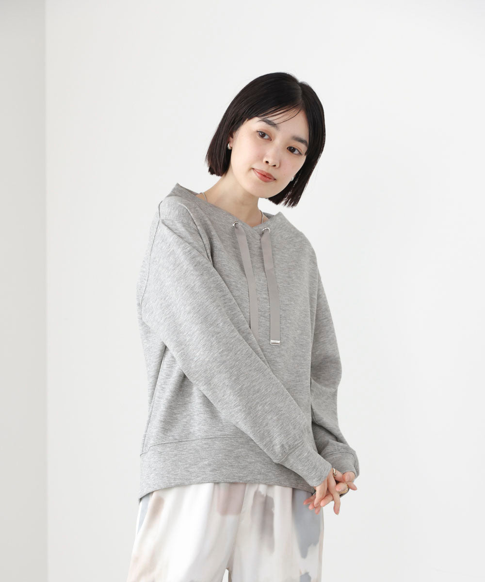 ダンボール抜き衿プルオーバー