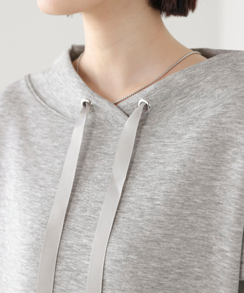 ダンボール抜き衿プルオーバー