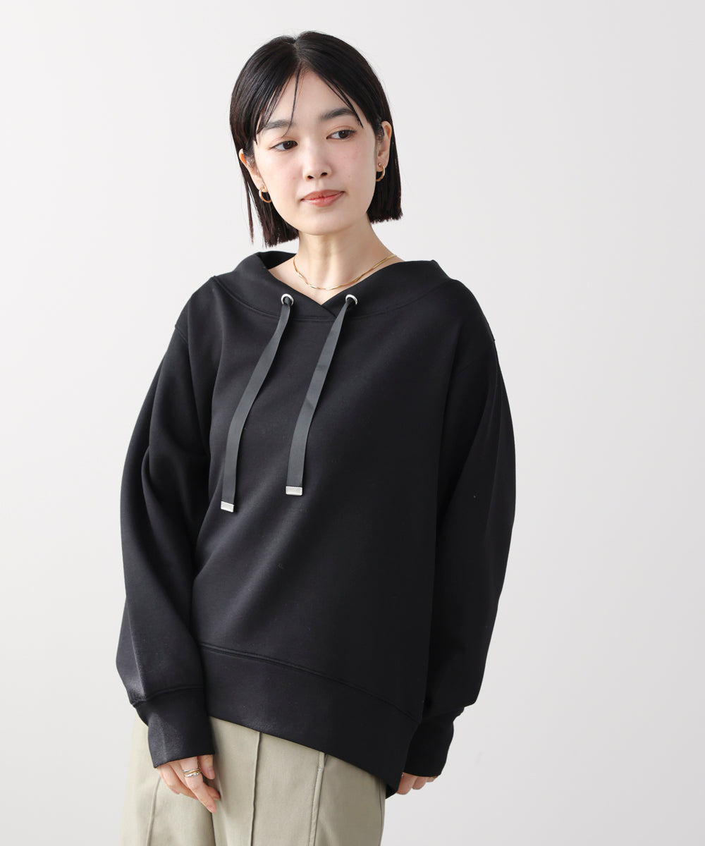 ダンボール抜き衿プルオーバー