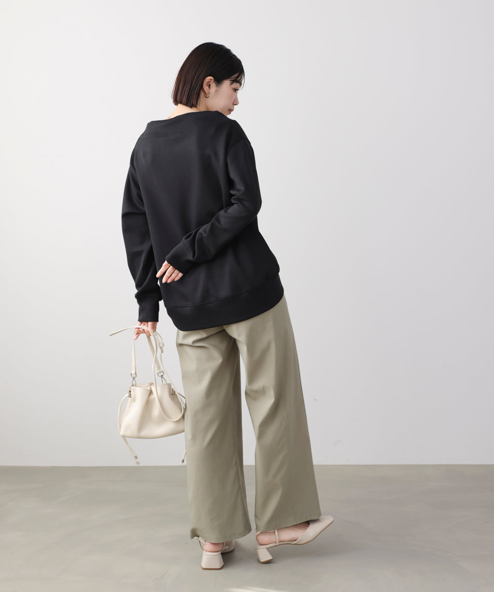 ダンボール抜き衿プルオーバー