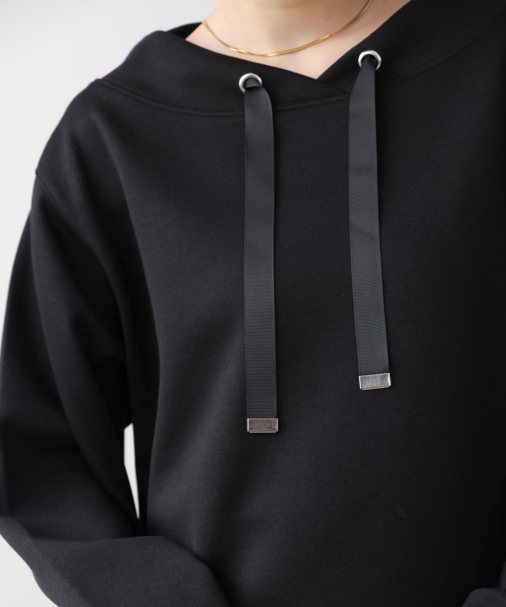 ダンボール抜き衿プルオーバー