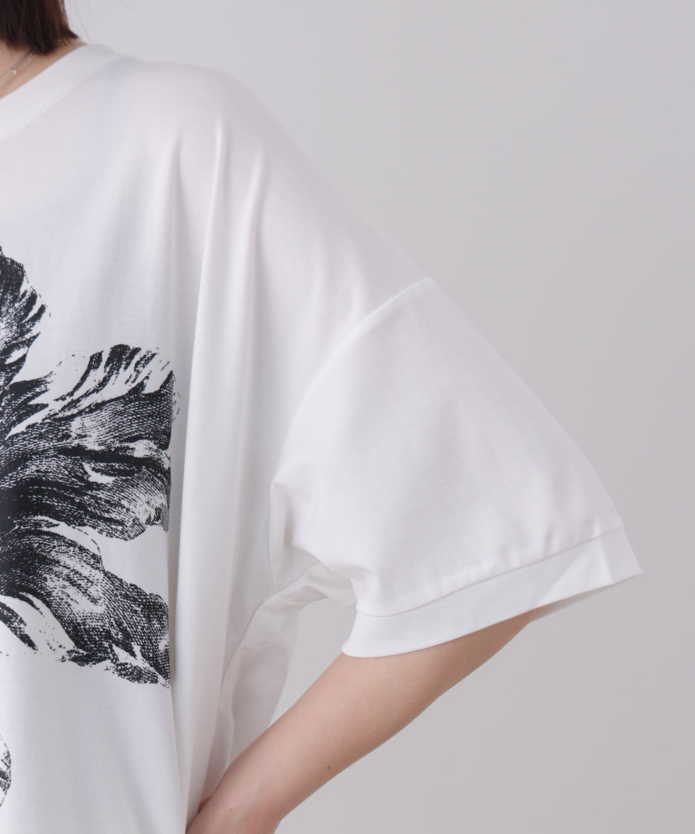 モノトーンフラワーTシャツ