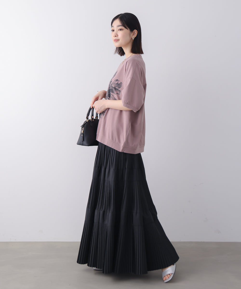 モノトーンフラワーTシャツ