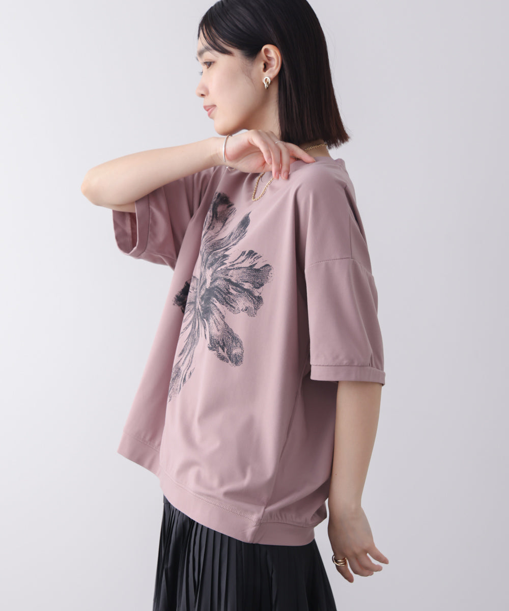 モノトーンフラワーTシャツ