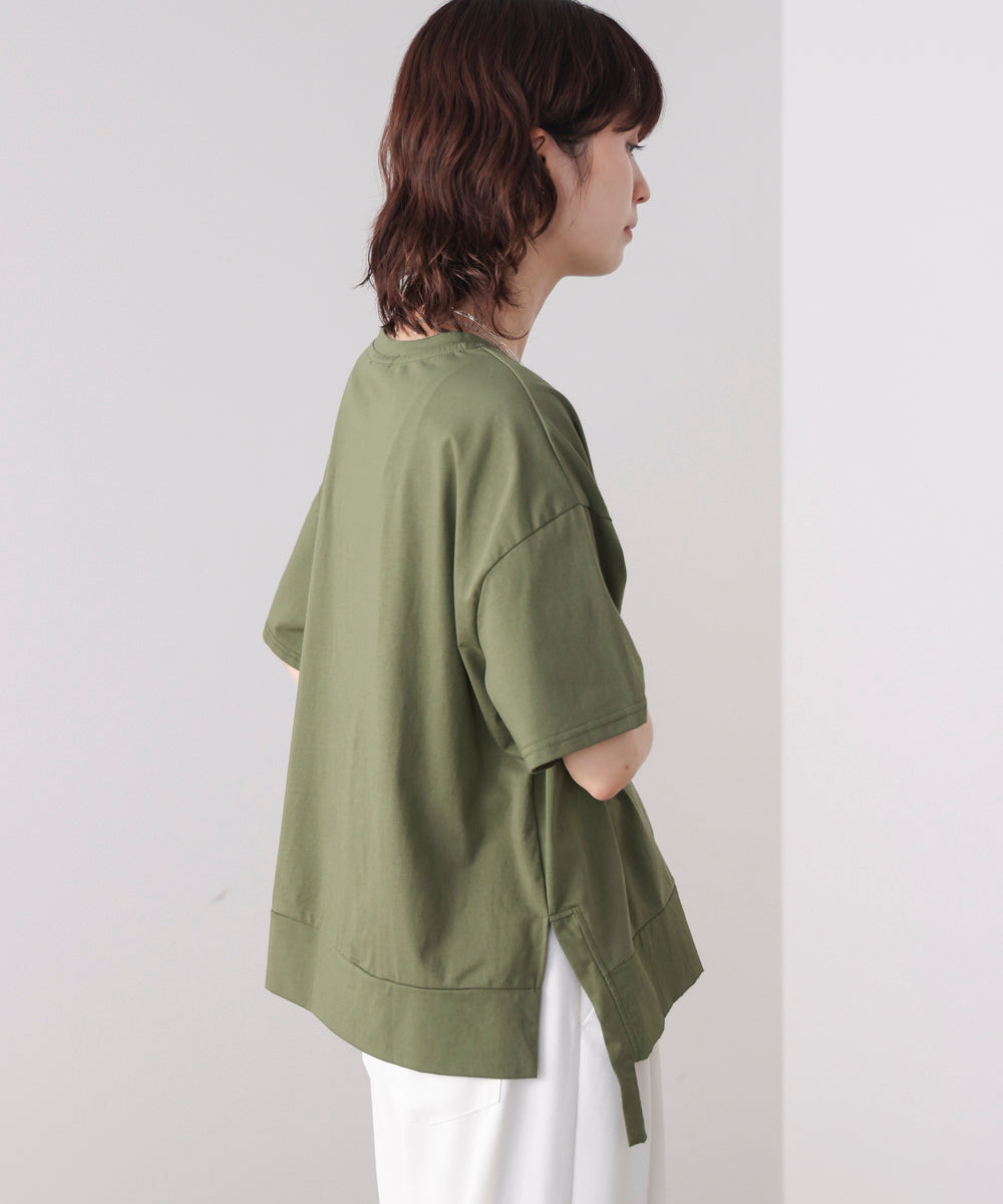 刺繍アンダーファスナーTシャツ