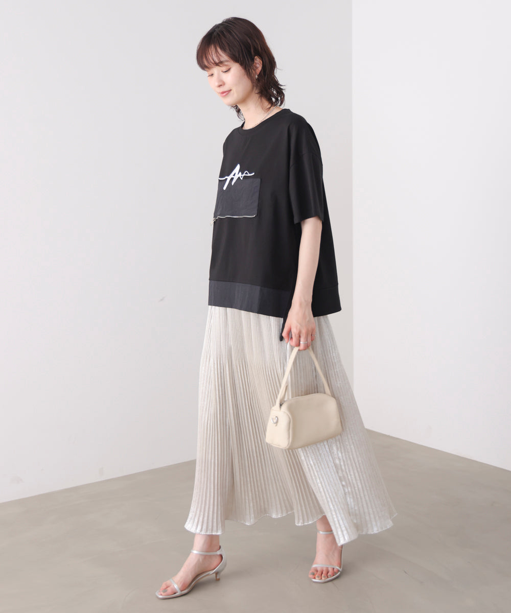 刺繍アンダーファスナーTシャツ