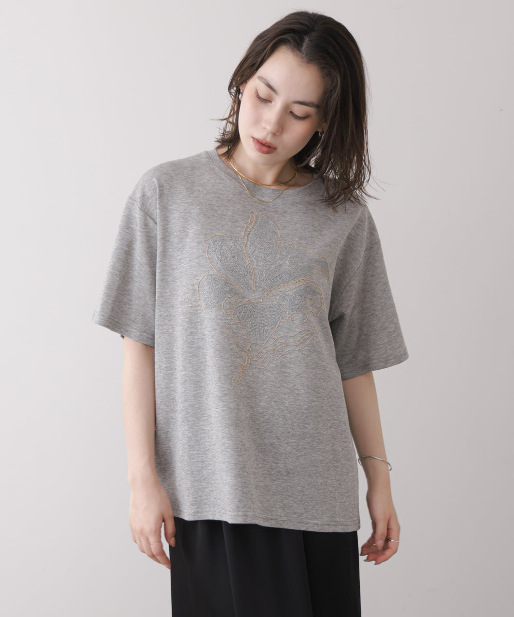 アートフラワーモチーフTシャツ