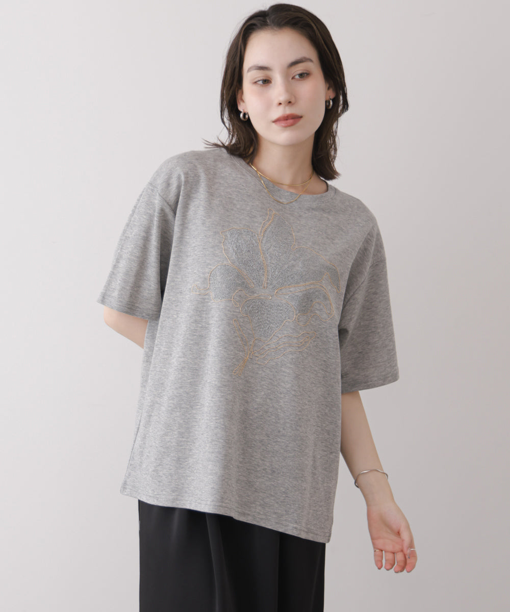 アートフラワーモチーフTシャツ