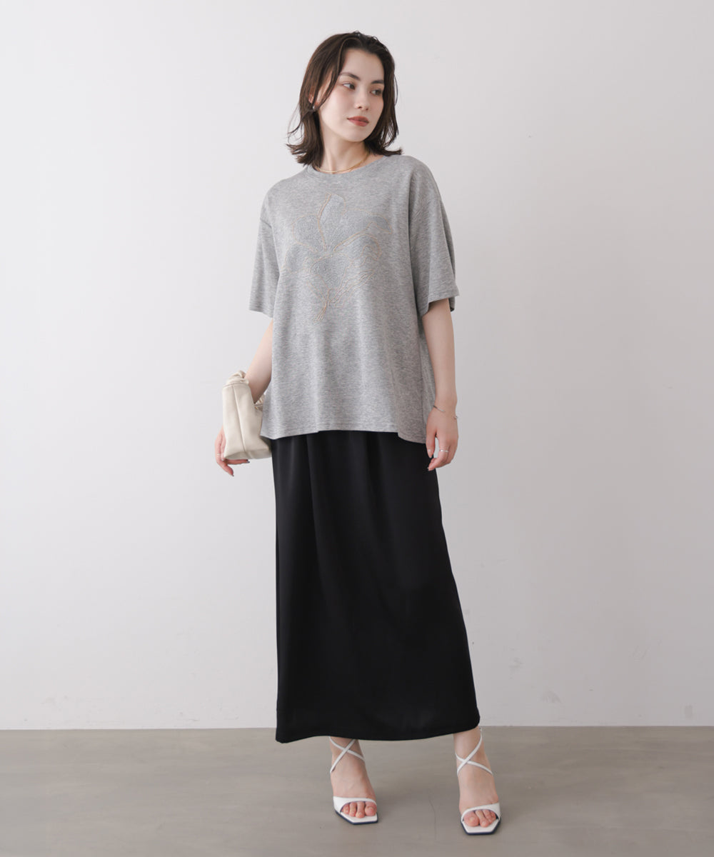 アートフラワーモチーフTシャツ