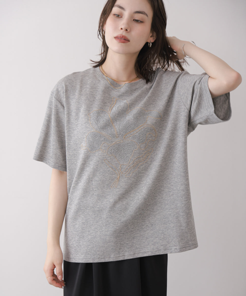 アートフラワーモチーフTシャツ