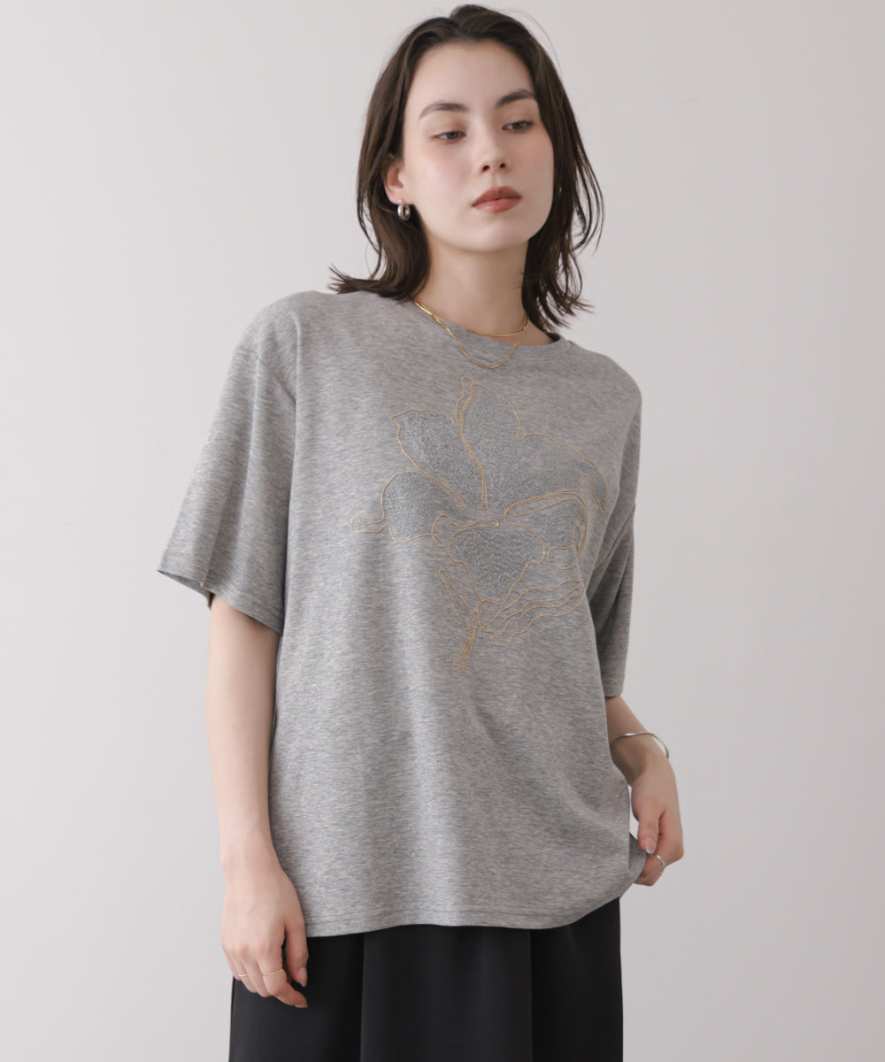アートフラワーモチーフTシャツ