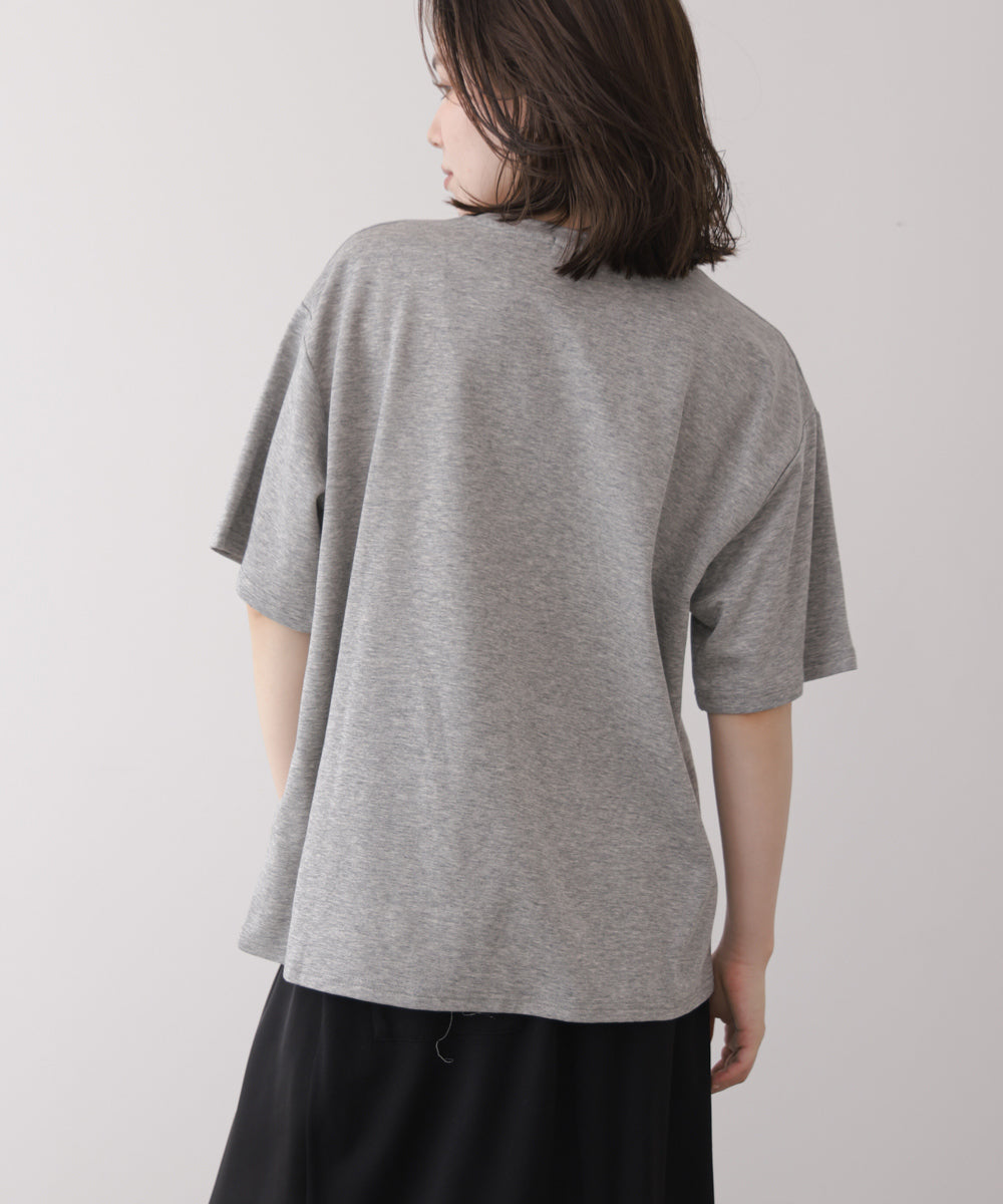 アートフラワーモチーフTシャツ