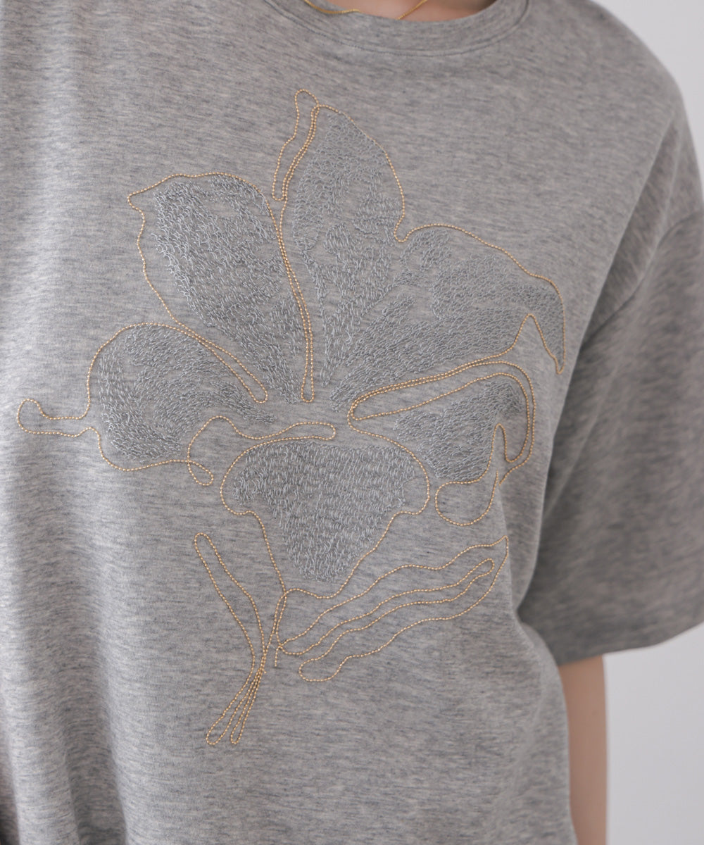 アートフラワーモチーフTシャツ
