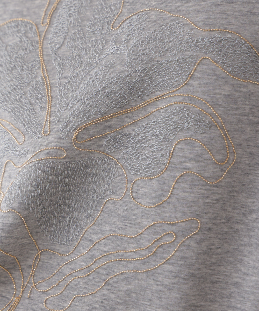 アートフラワーモチーフTシャツ