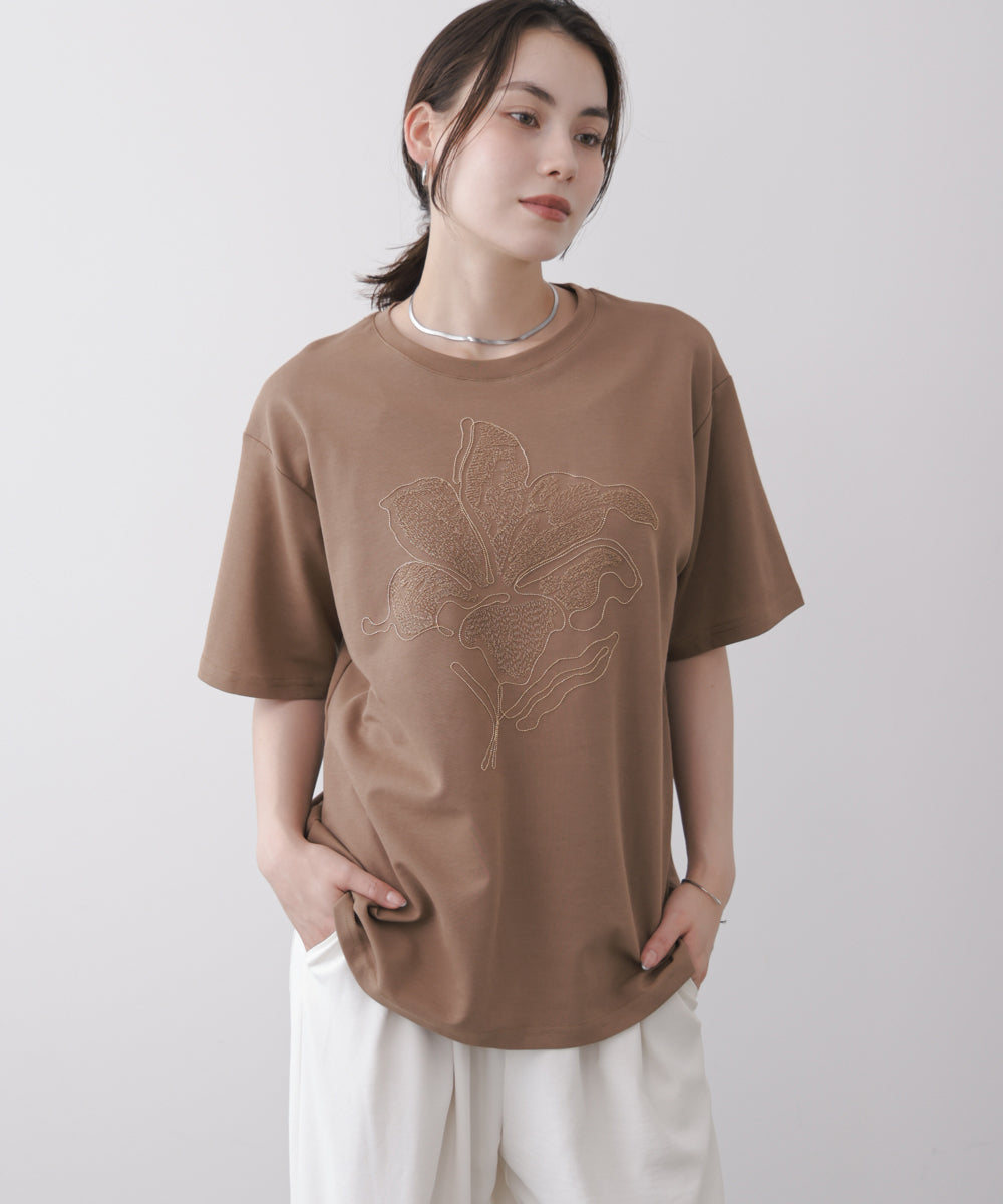 アートフラワーモチーフTシャツ