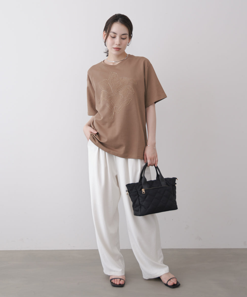 アートフラワーモチーフTシャツ