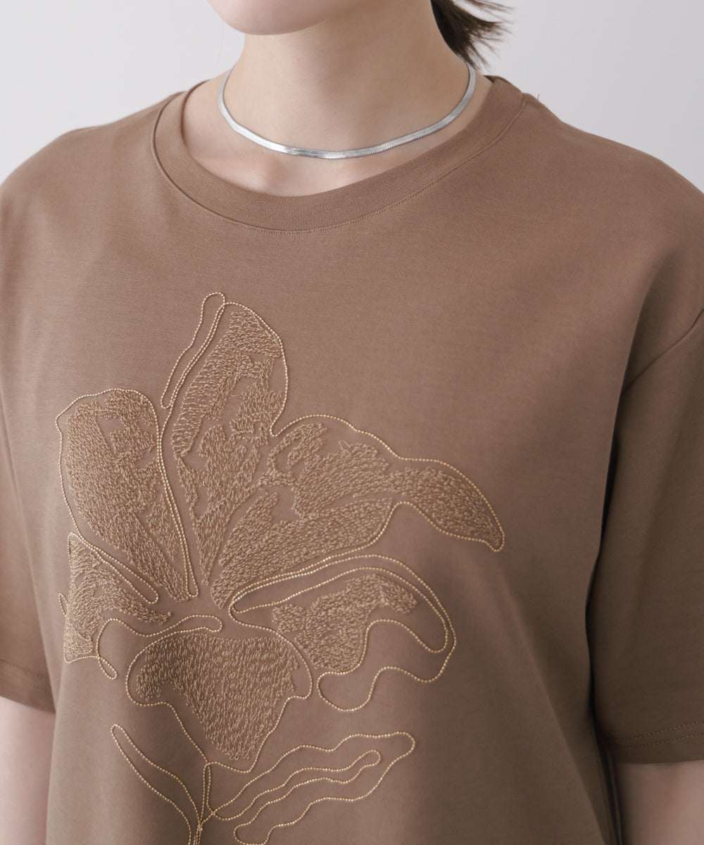アートフラワーモチーフTシャツ