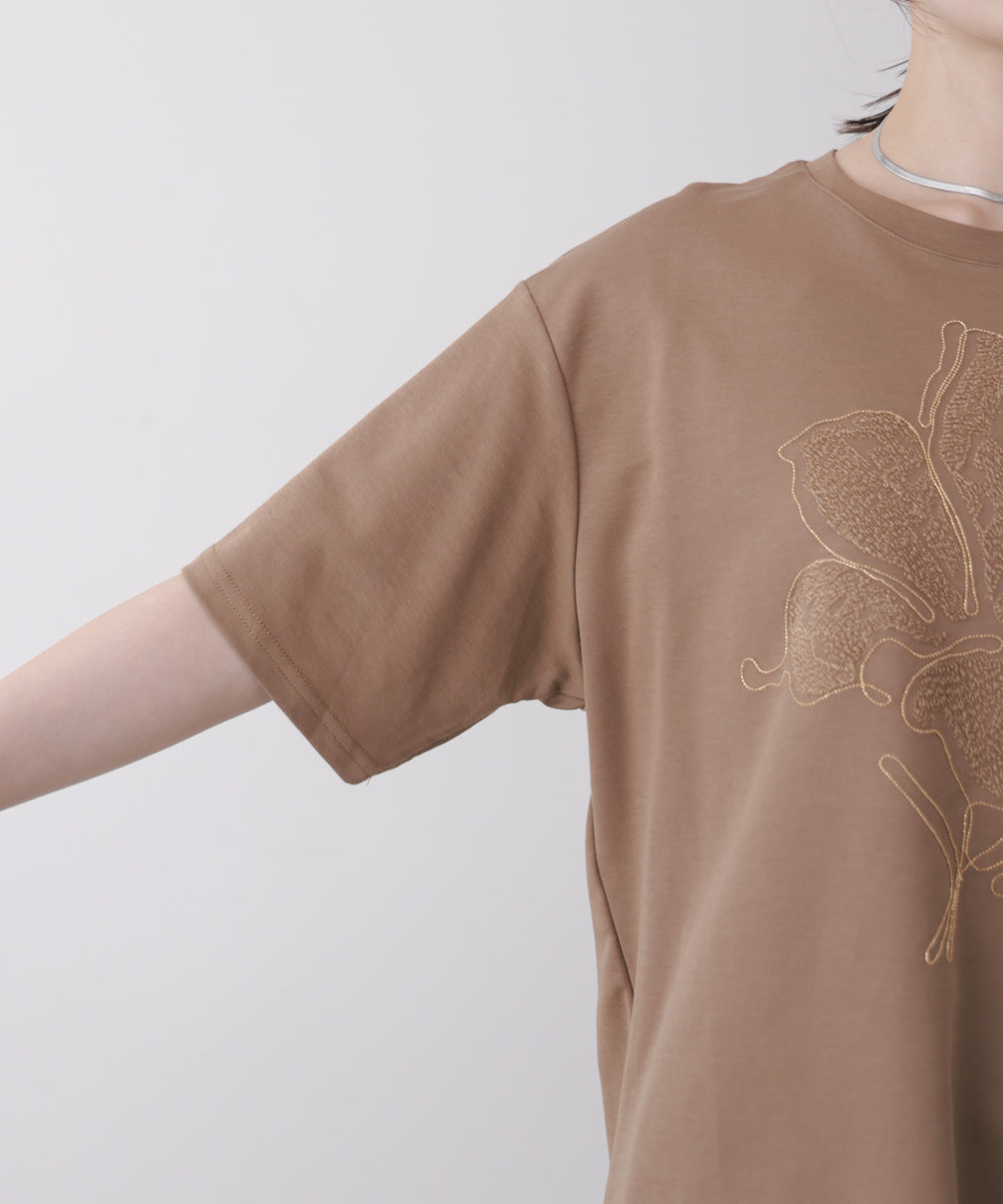 アートフラワーモチーフTシャツ