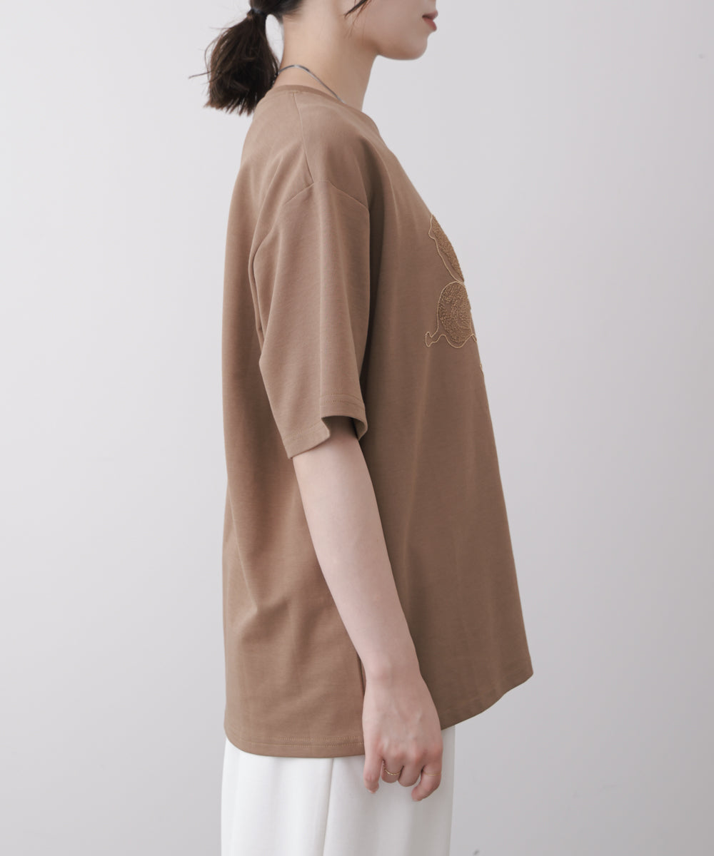 アートフラワーモチーフTシャツ