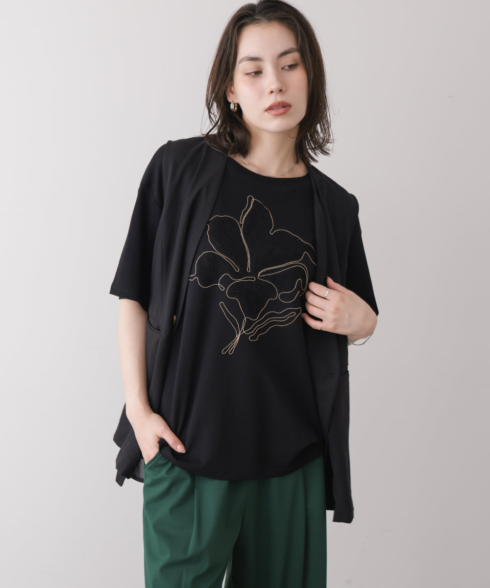 アートフラワーモチーフTシャツ