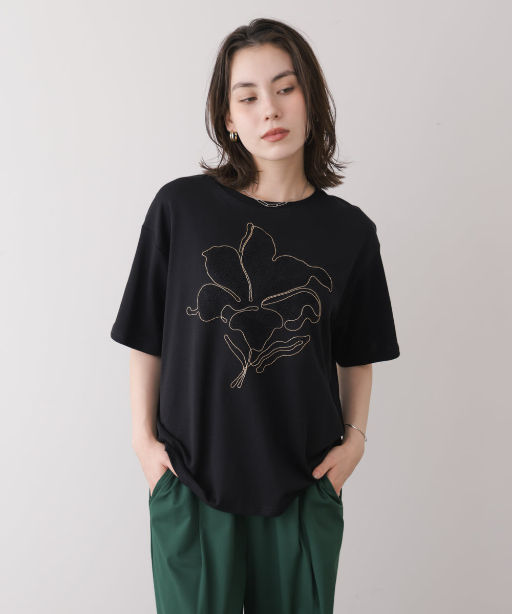 アートフラワーモチーフTシャツ