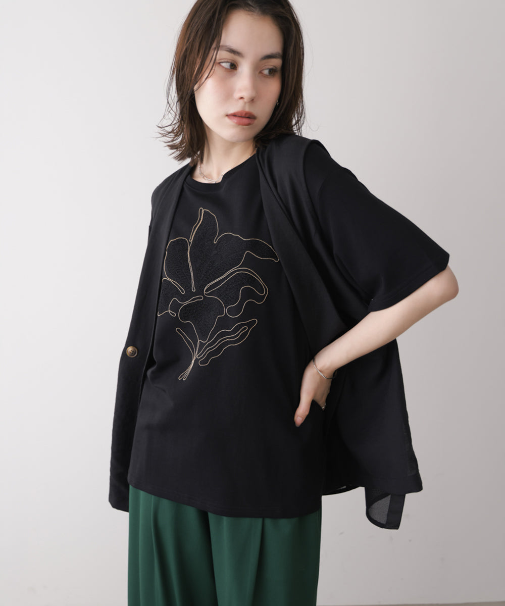アートフラワーモチーフTシャツ