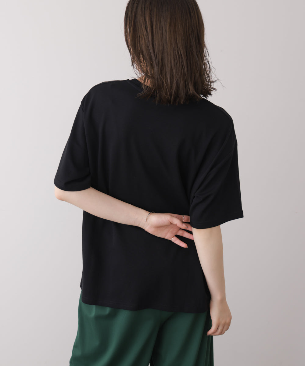 アートフラワーモチーフTシャツ