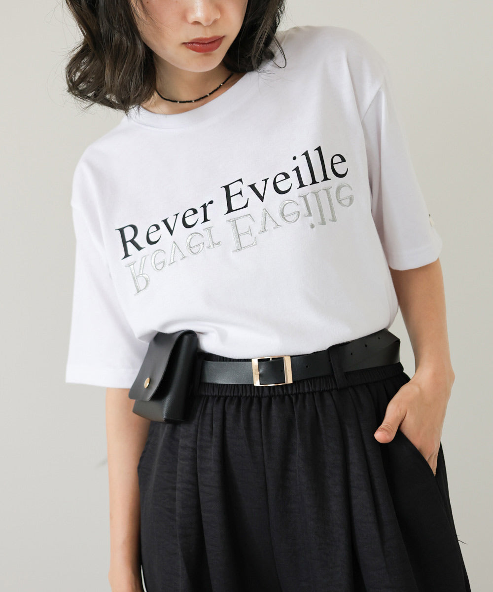 ロゴプリント刺しゅうTシャツ