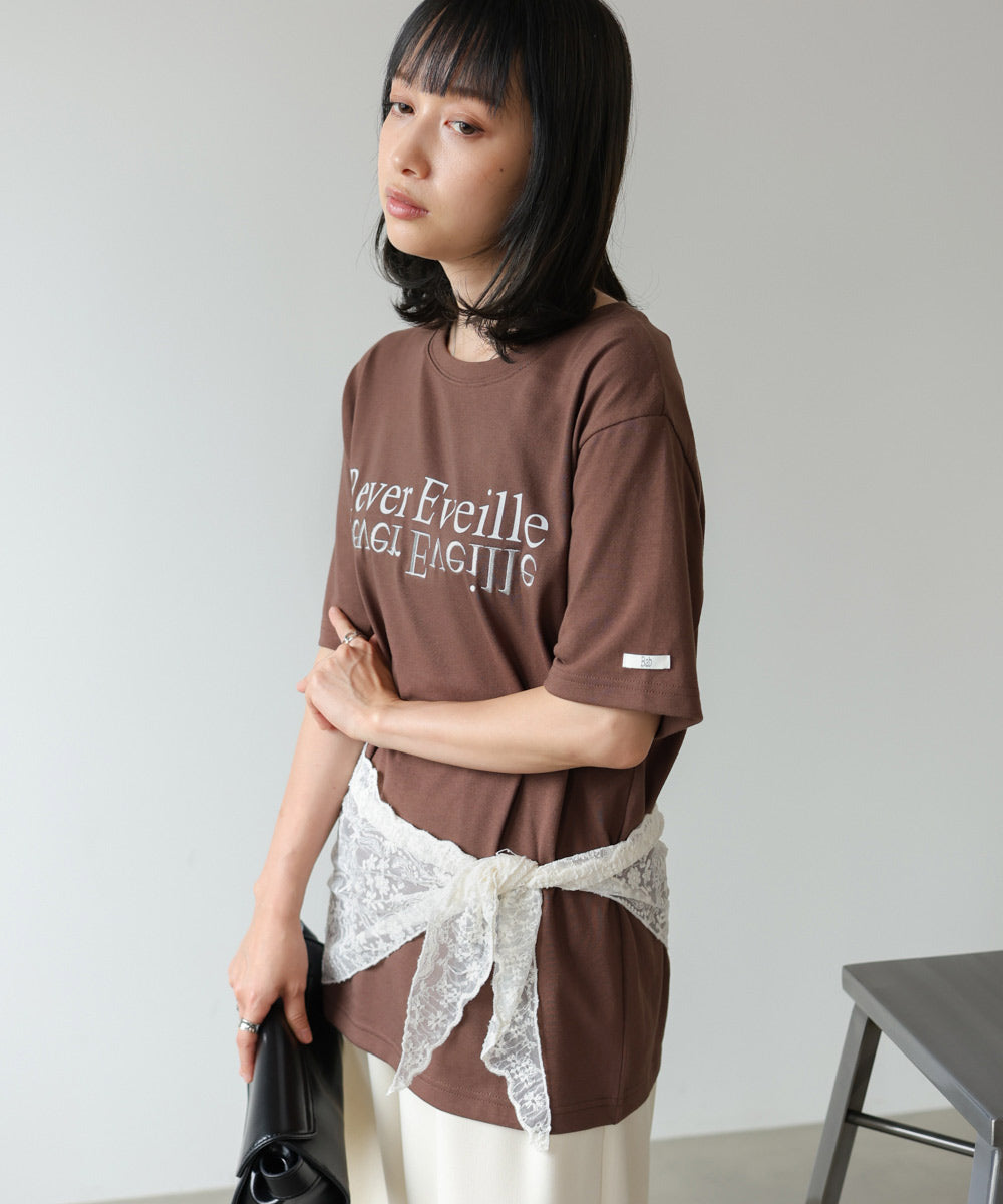 ロゴプリント刺しゅうTシャツ