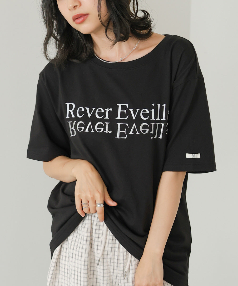 ロゴプリント刺しゅうTシャツ