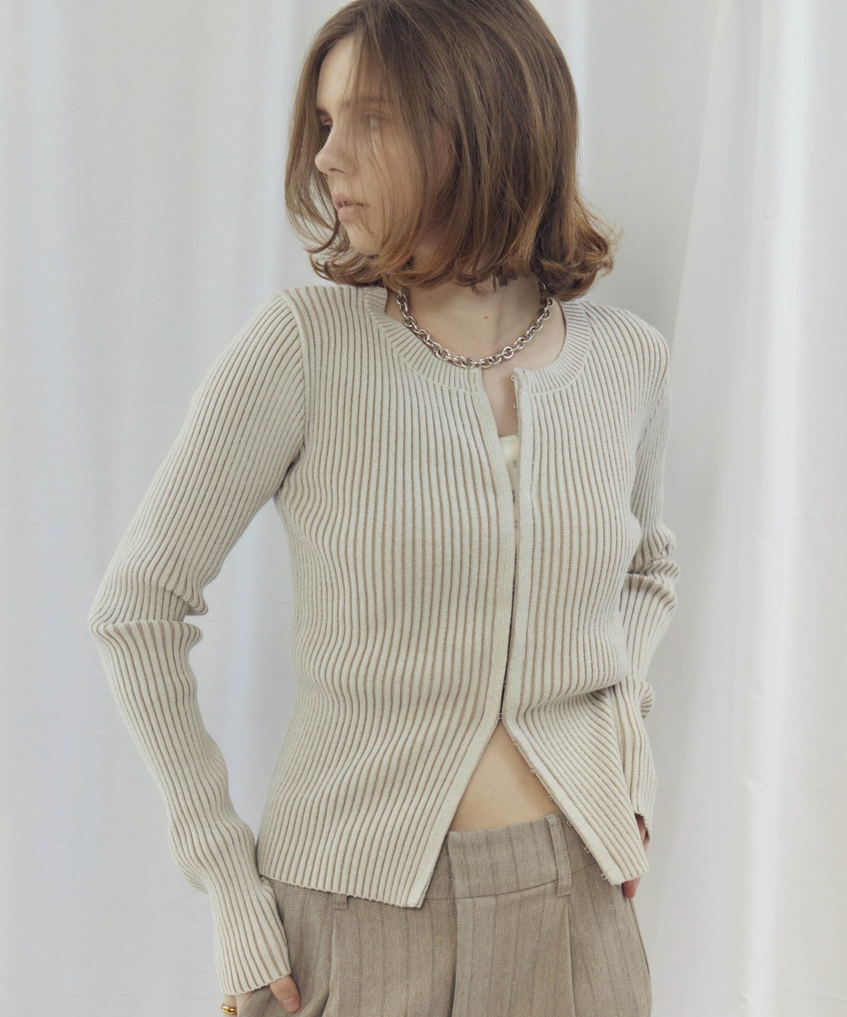 CREW NECK CARDIGAN