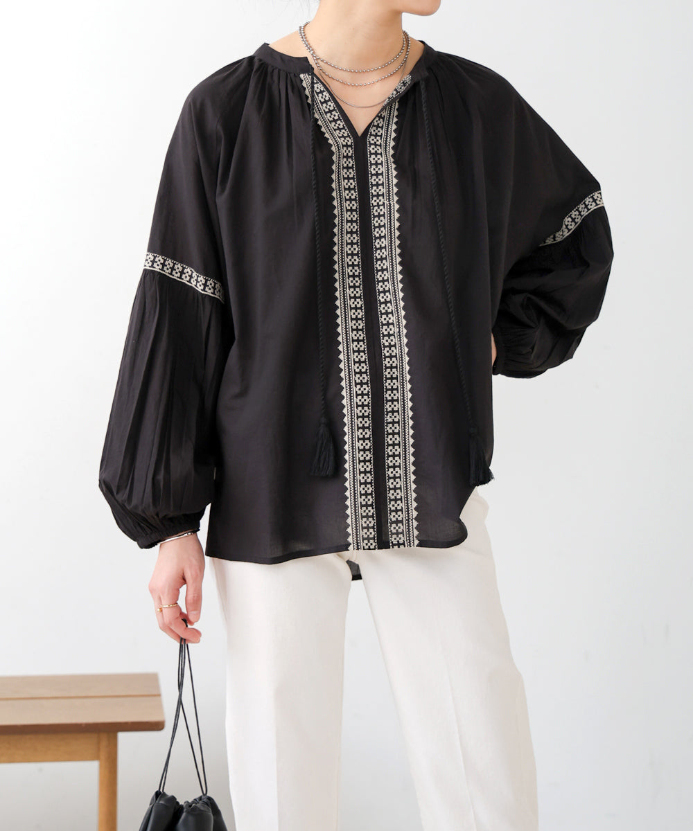 【WEB限定】インドレースライン柄刺繍ブラウス