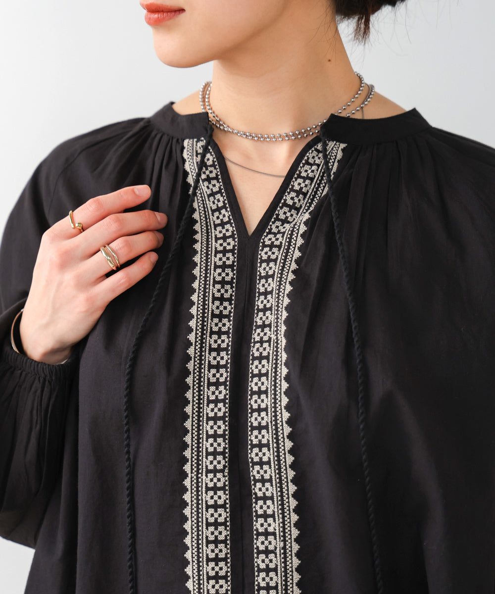 【WEB限定】インドレースライン柄刺繍ブラウス