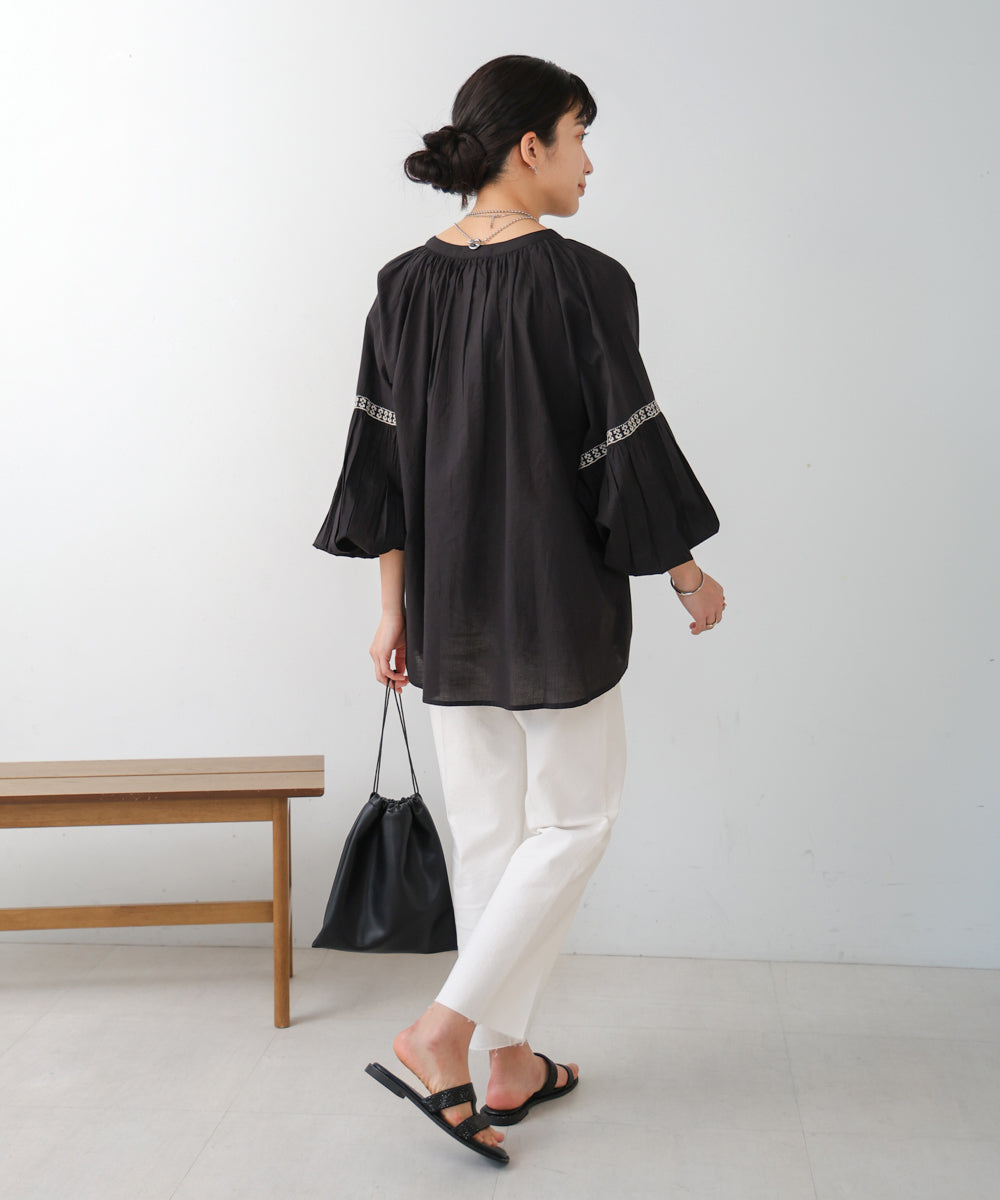 【WEB限定】インドレースライン柄刺繍ブラウス
