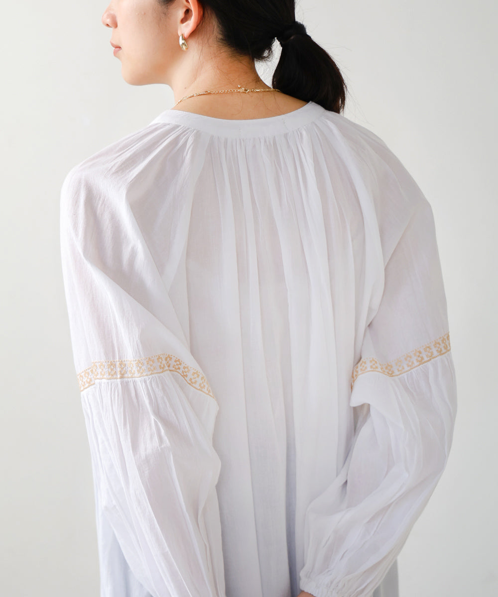 【WEB限定】インドレース柄刺繍ワンピース