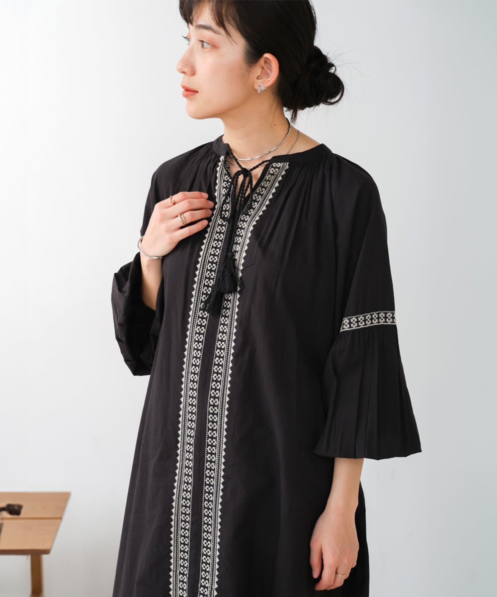 【WEB限定】インドレース柄刺繍ワンピース