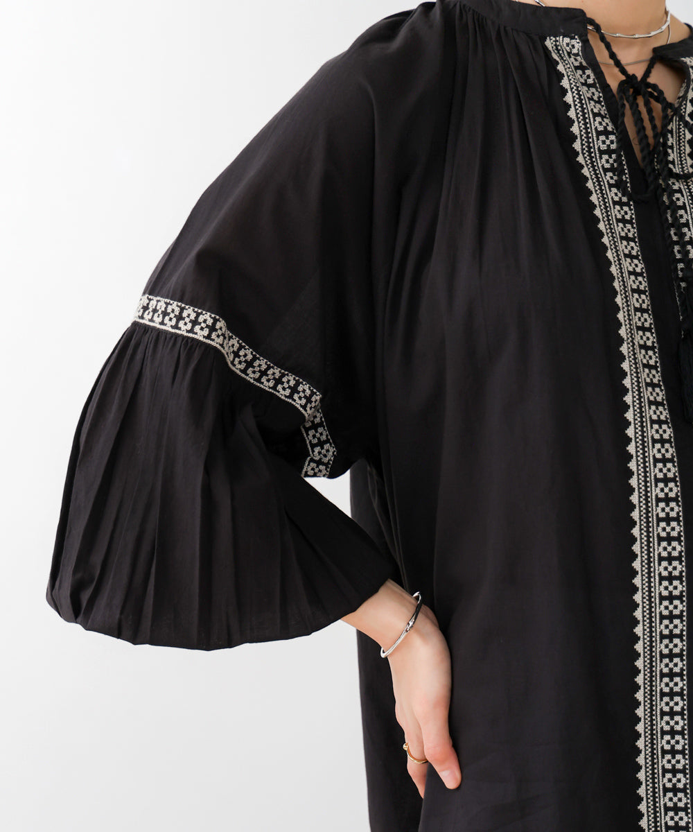 【WEB限定】インドレース柄刺繍ワンピース