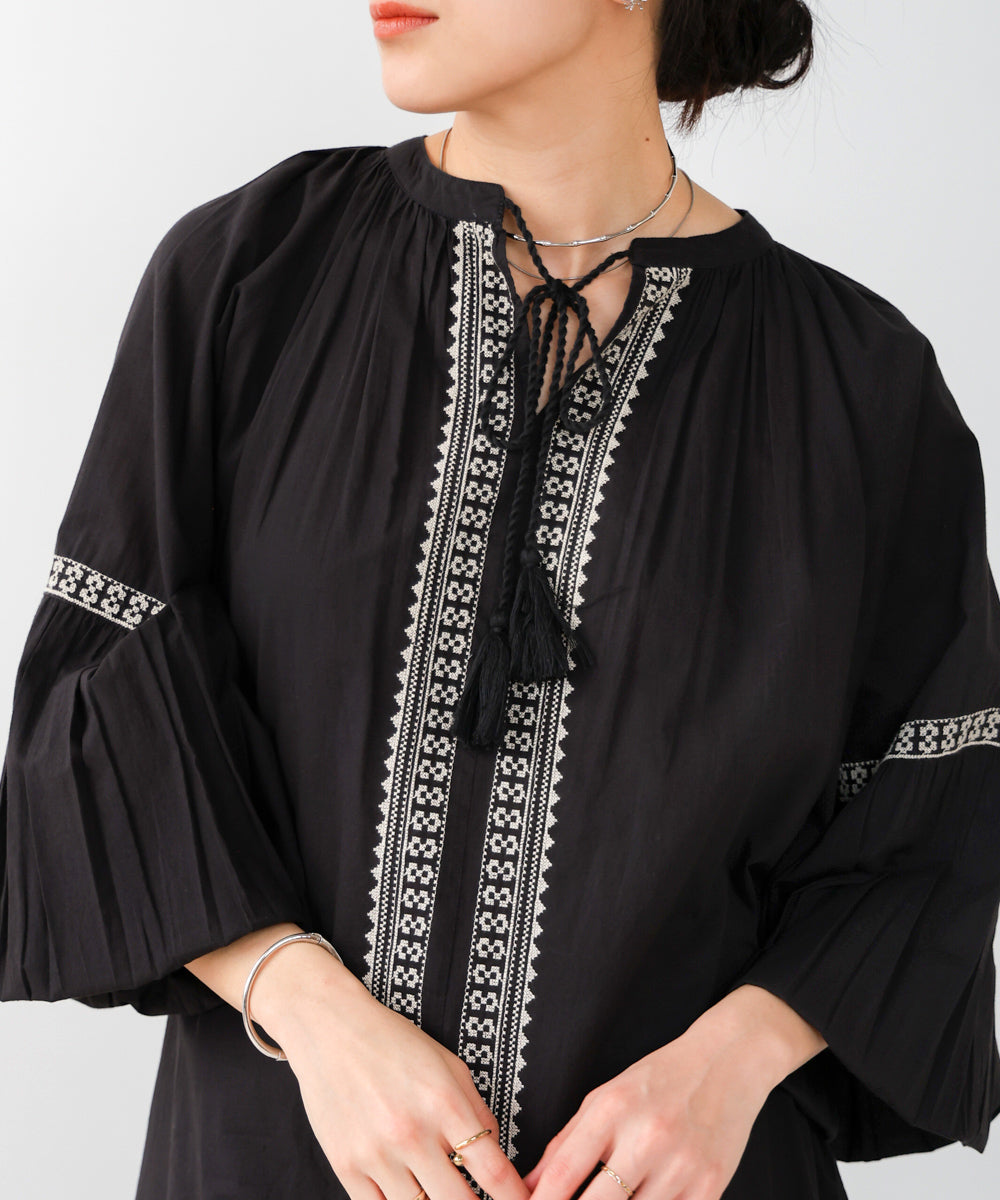 【WEB限定】インドレース柄刺繍ワンピース