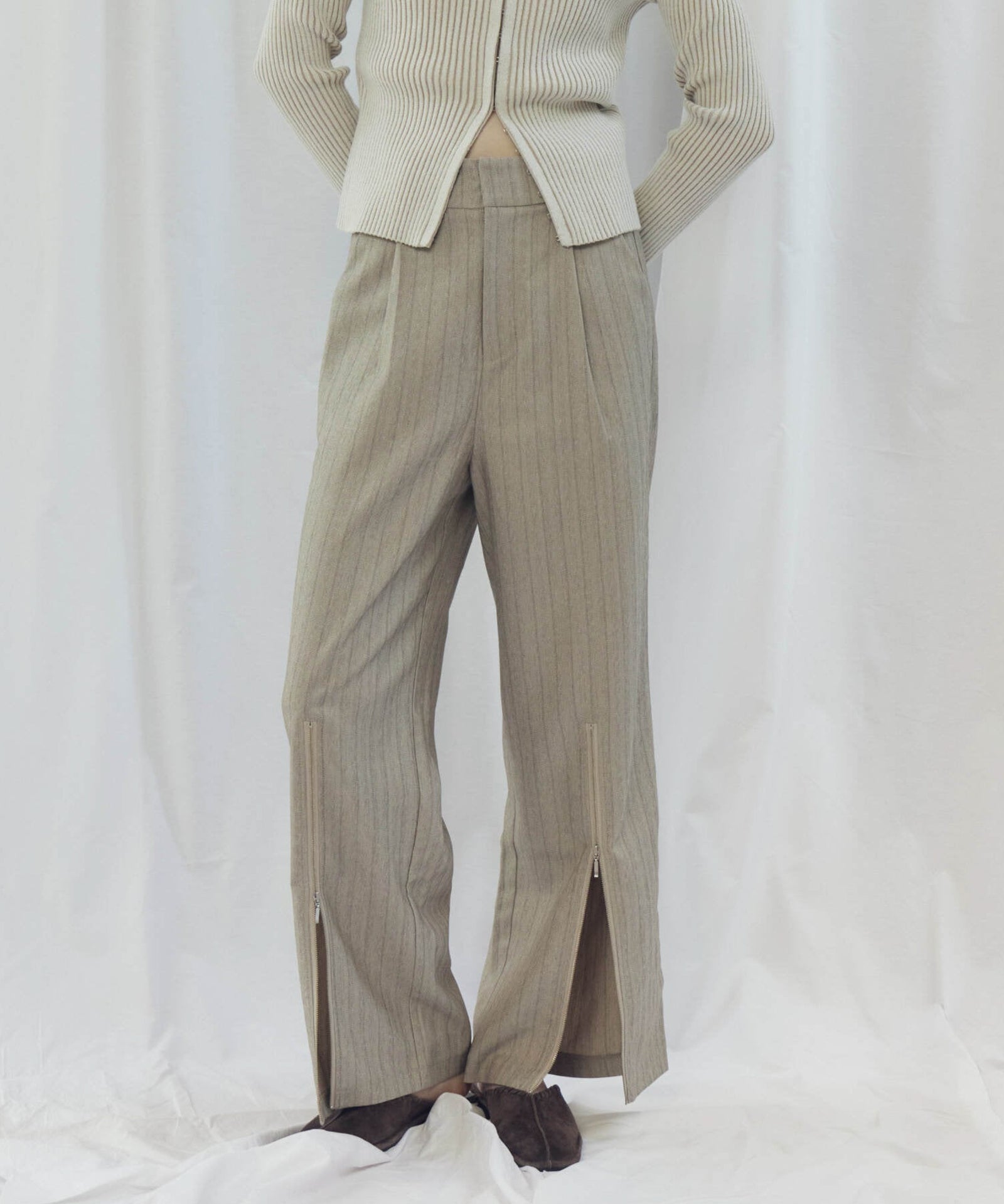 STRIPED ZIP SLIT PANTS(ストライプZIPスリットパンツ)