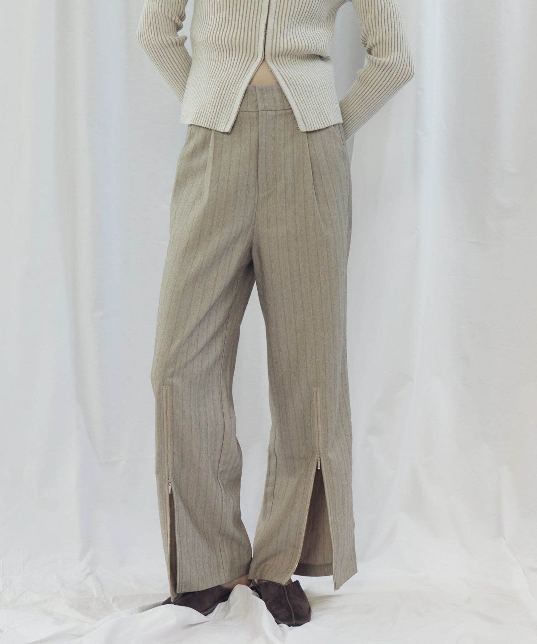 STRIPED ZIP SLIT PANTS(ストライプZIPスリットパンツ)