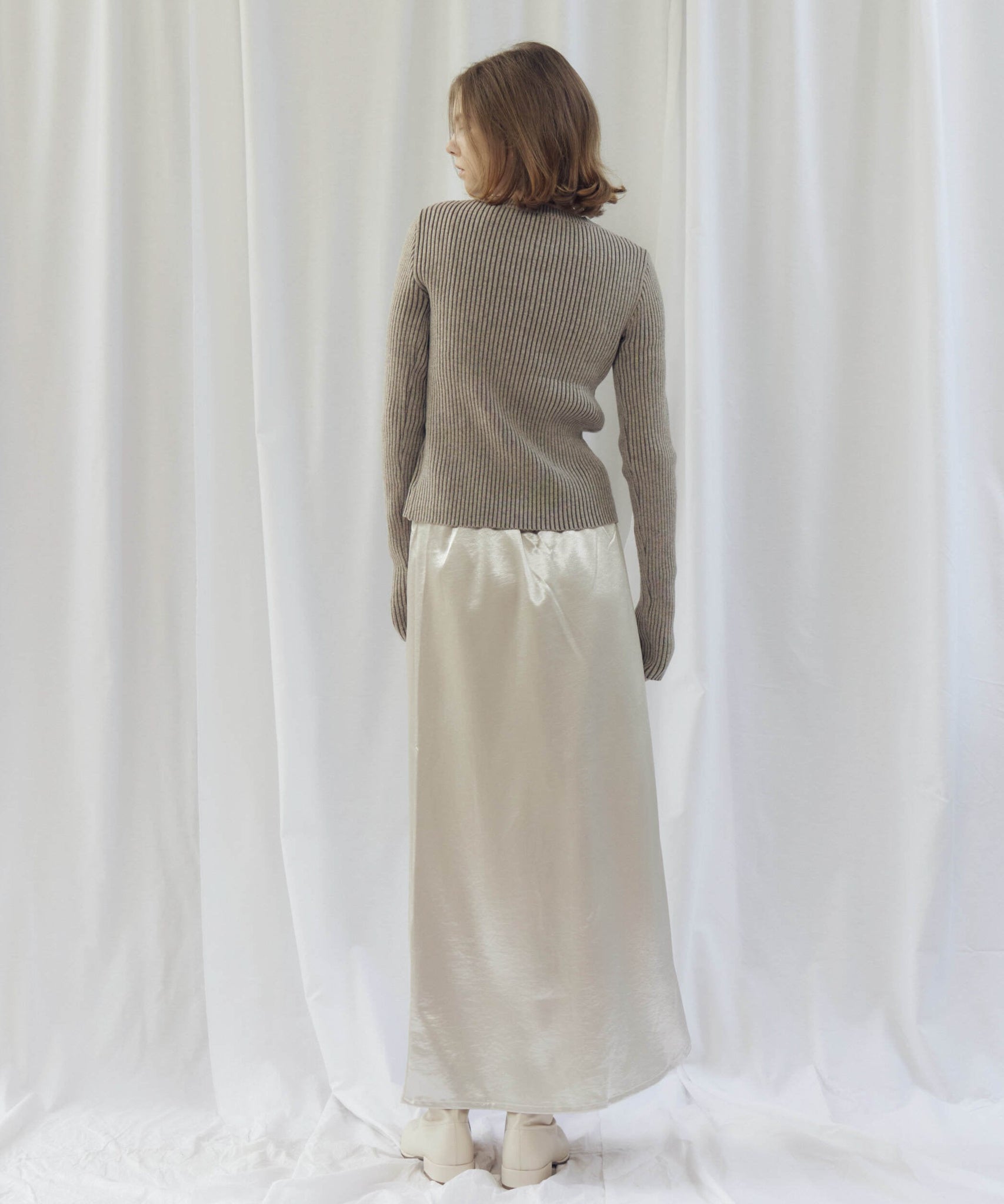 CREW NECK CARDIGAN