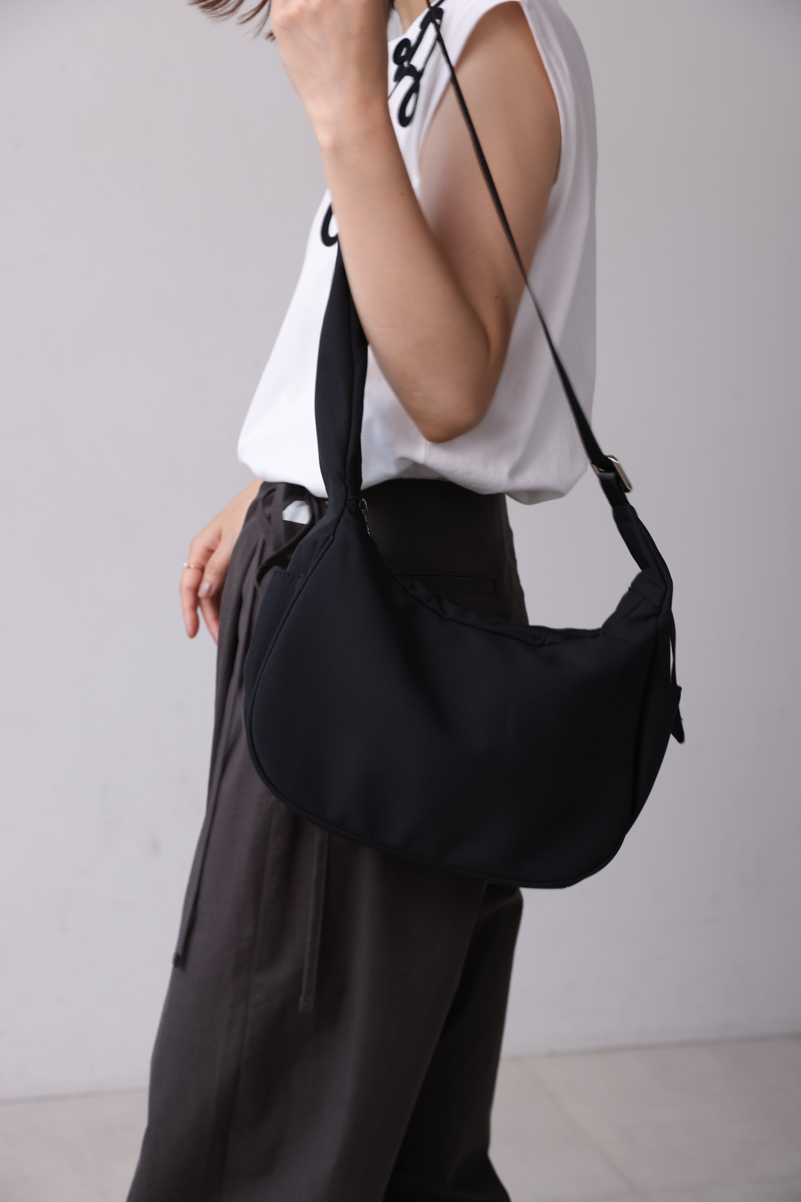 超軽量ショルダーバッグ