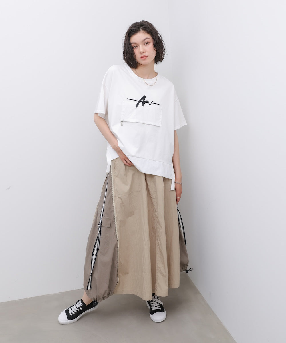 刺繍アンダーファスナーTシャツ