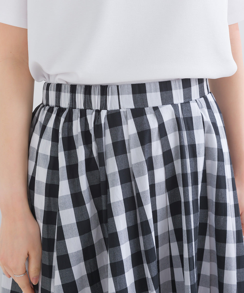 タックボリュームフレアスカート