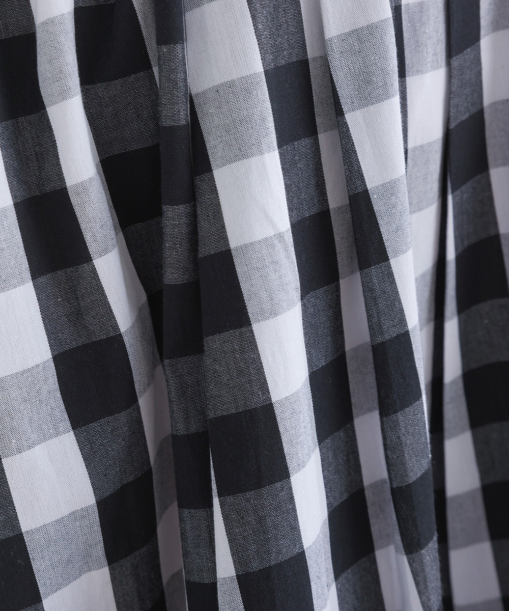 タックボリュームフレアスカート